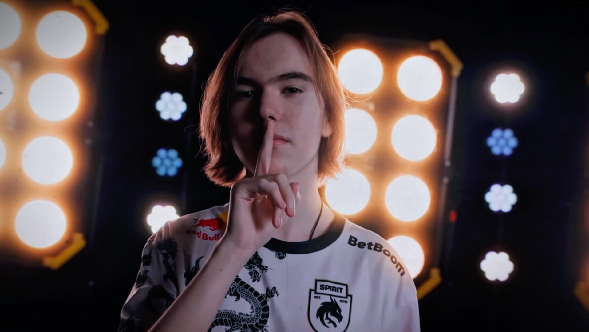 兼顾观赛与 兼顾观赛与